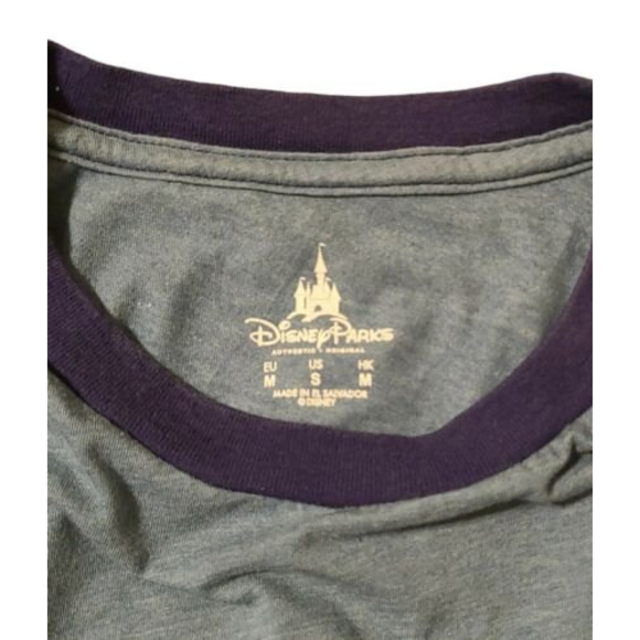 Disney Parks Authentic Orig Mickey Pocket T-shirt discoloration on shoulders - Picture 3 of 4